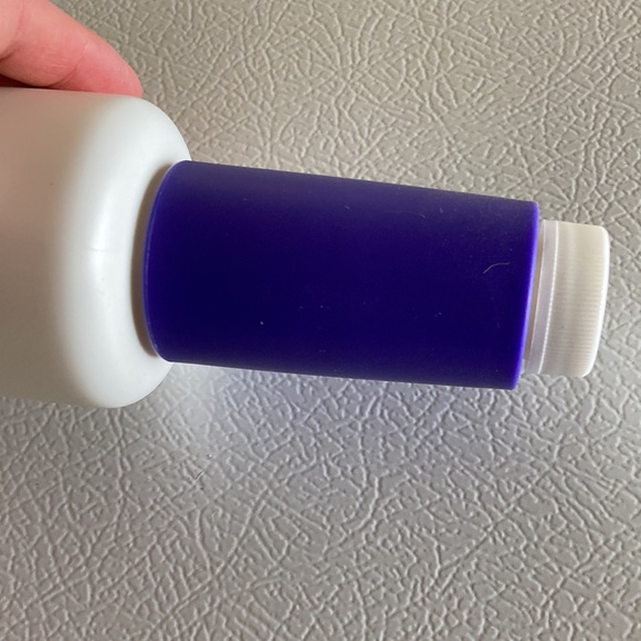 New Tupperware, rolling pin - Picture 3 of 5